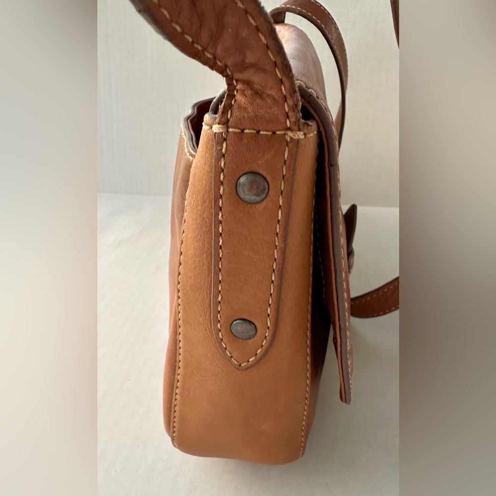 Frye Olivia Leather Crossbody Bag Messenger Saddle Style Purse - Picture 7 of 17